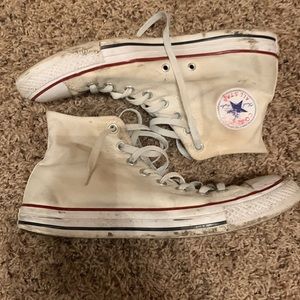 white converse chuck hi